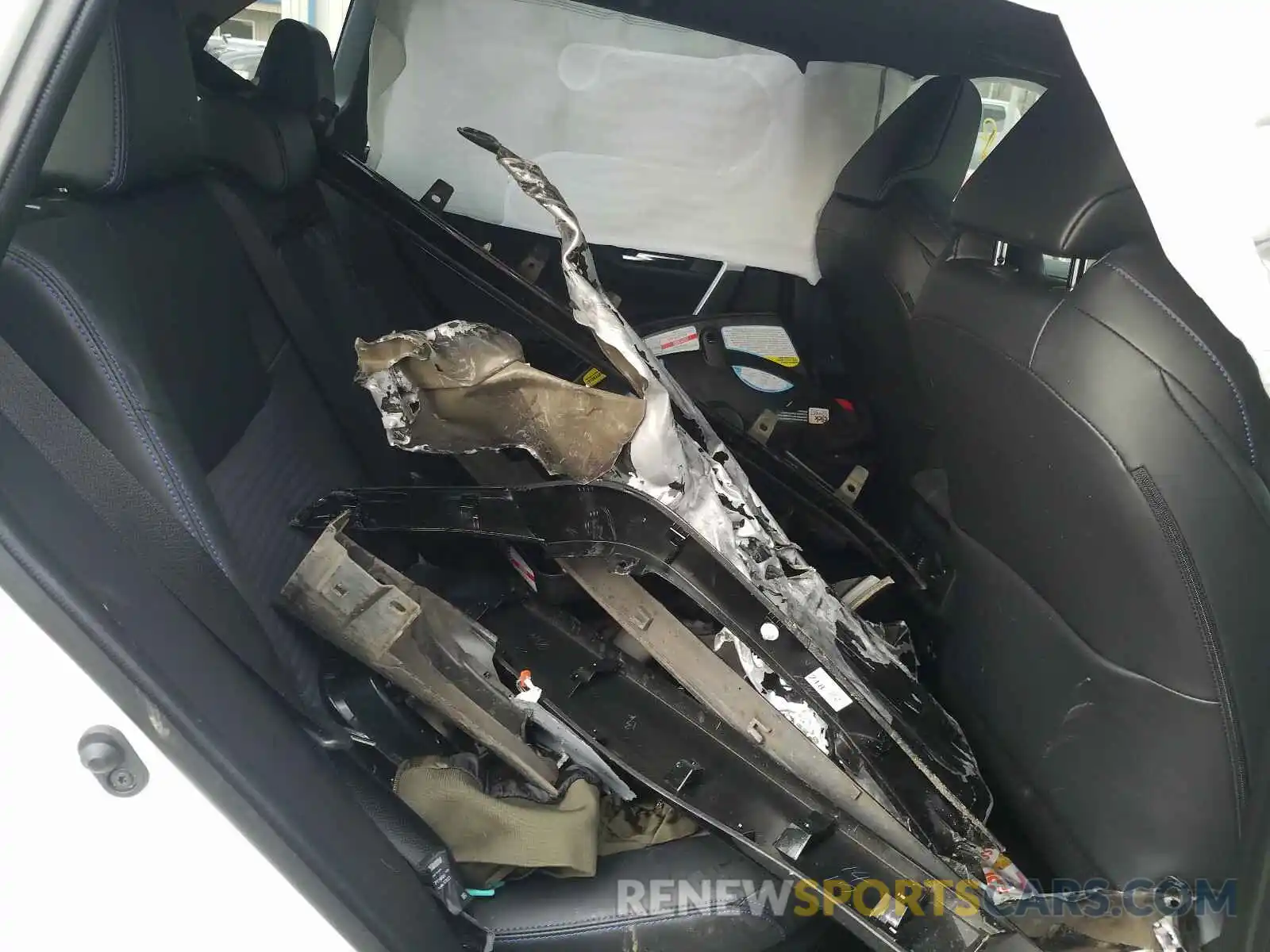 6 Photograph of a damaged car JTME6RFVXLD502796 TOYOTA RAV4 2020