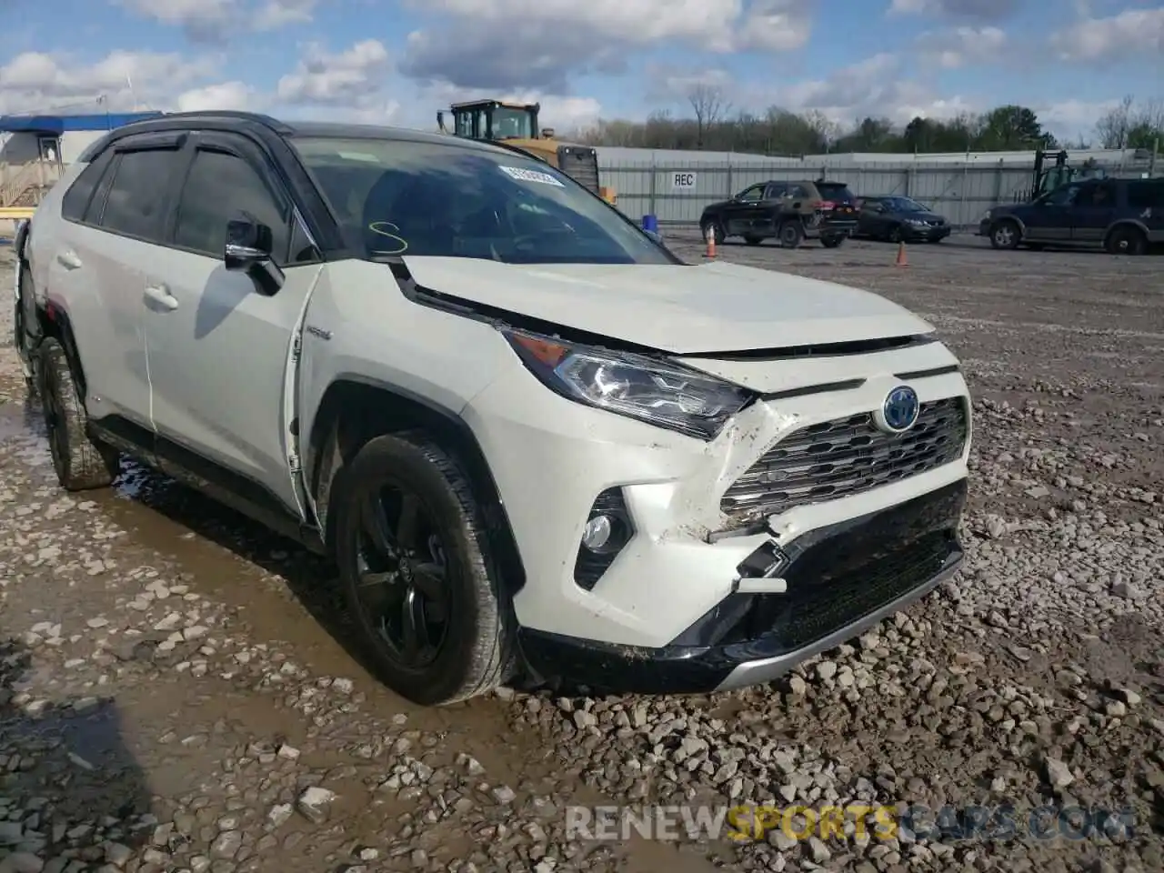 1 Photograph of a damaged car JTME6RFVXLJ001621 TOYOTA RAV4 2020