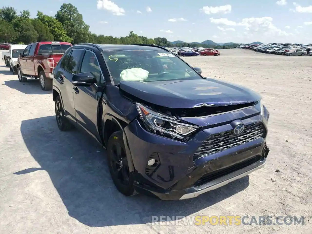 1 Photograph of a damaged car JTME6RFVXLJ001960 TOYOTA RAV4 2020