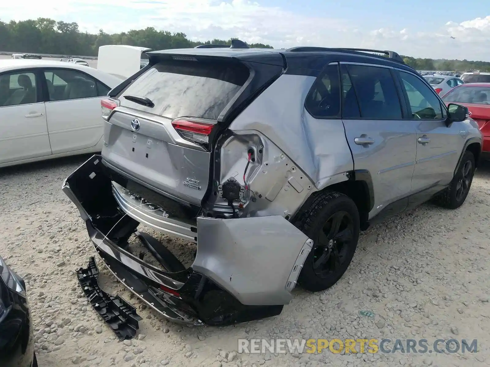 4 Photograph of a damaged car JTMEWRFV0LD530817 TOYOTA RAV4 2020