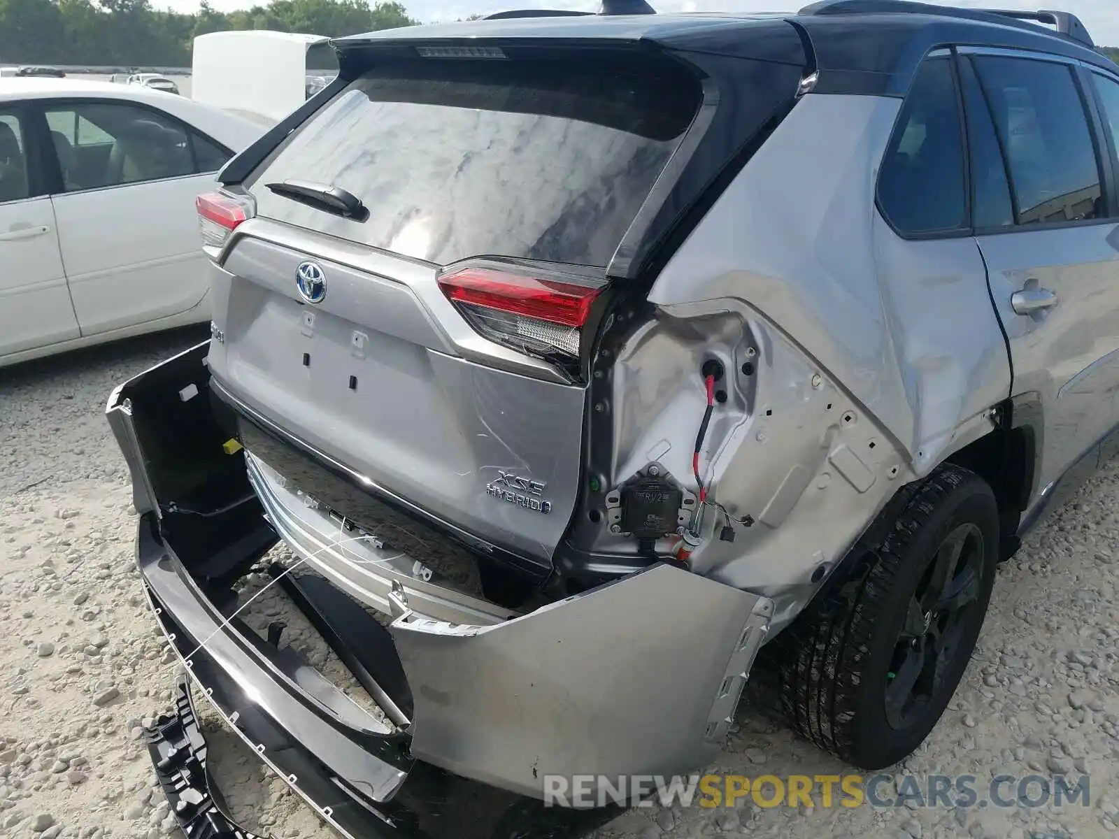 9 Photograph of a damaged car JTMEWRFV0LD530817 TOYOTA RAV4 2020