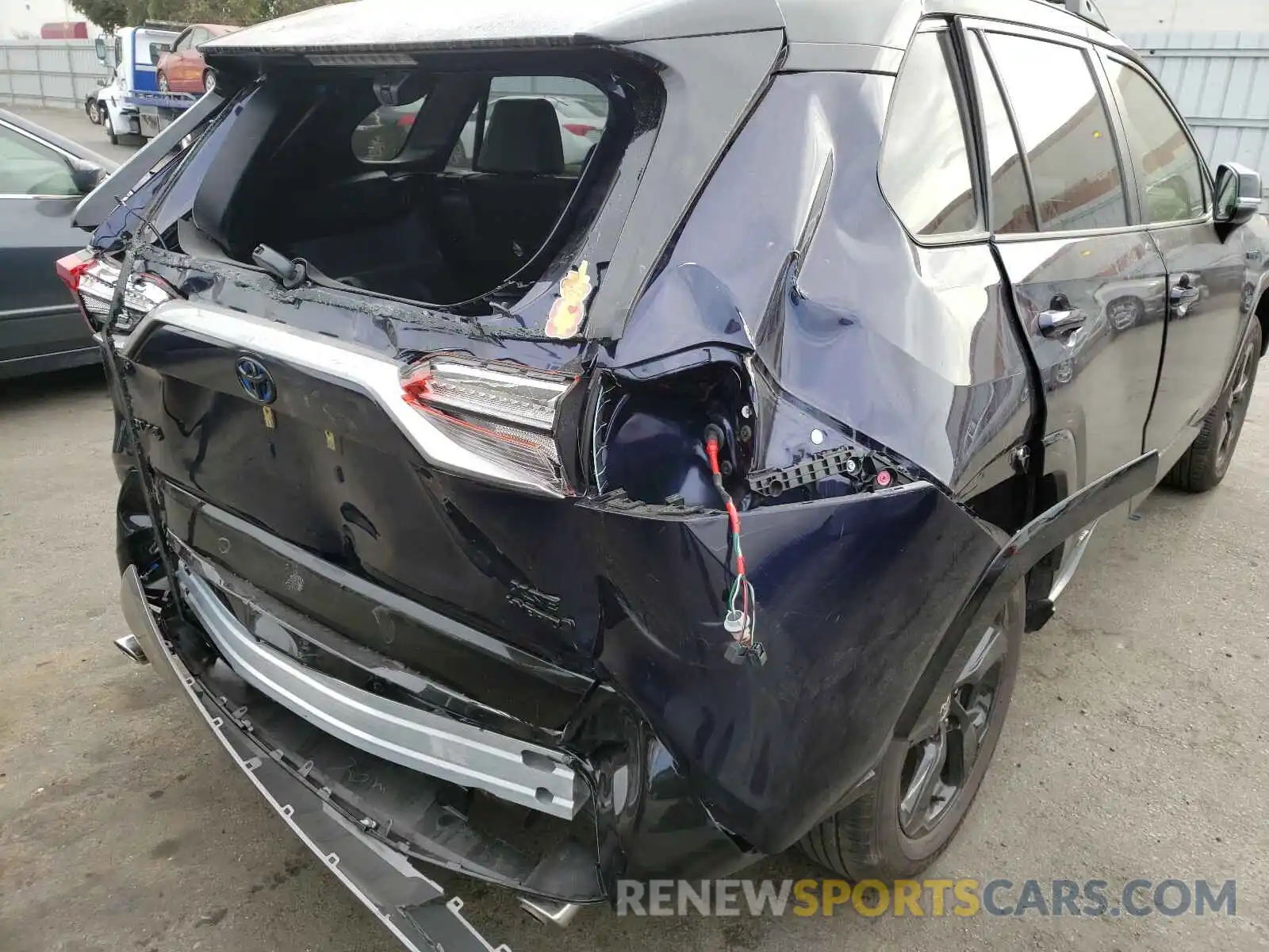 9 Photograph of a damaged car JTMEWRFV0LJ038029 TOYOTA RAV4 2020