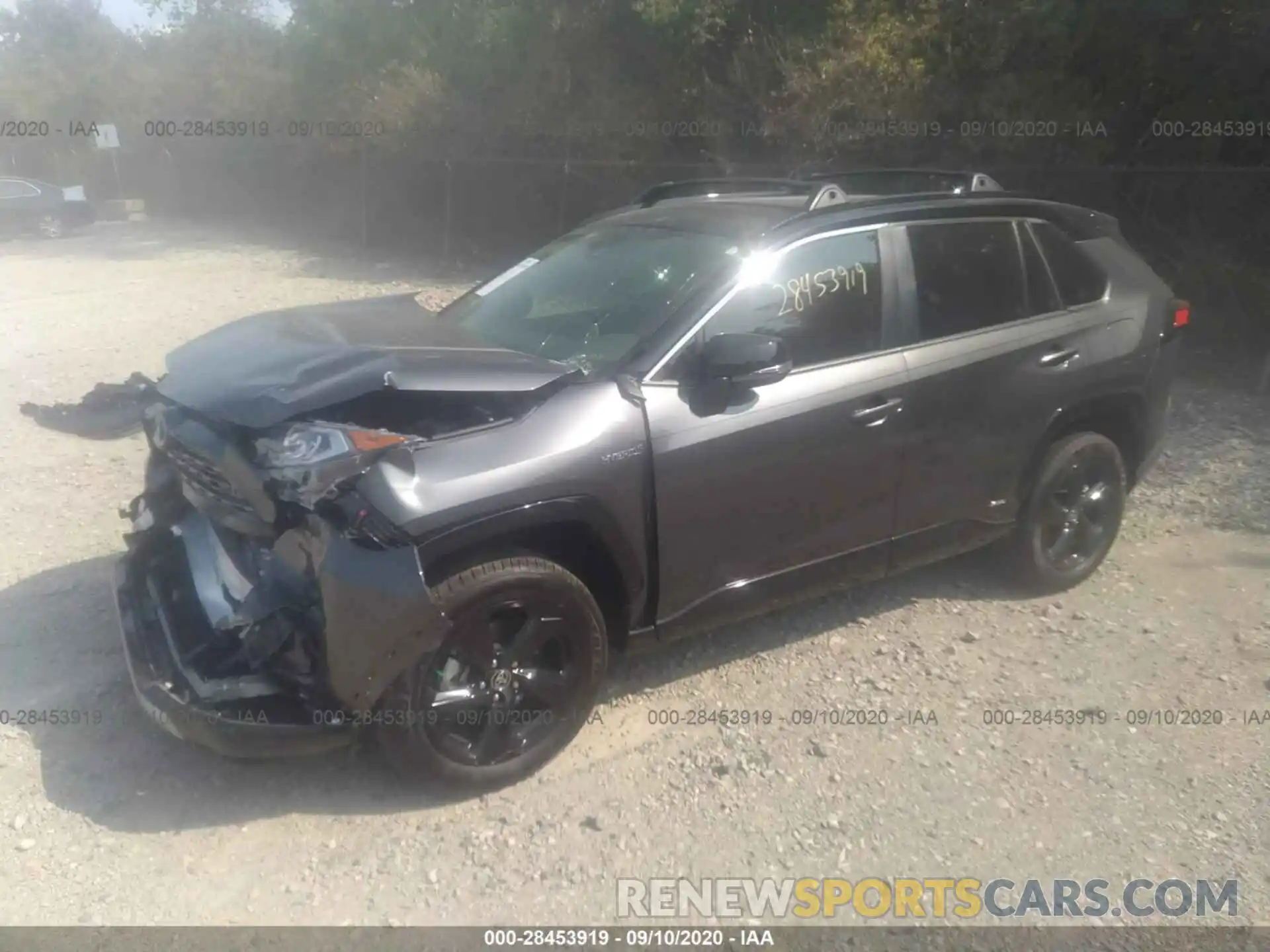 2 Photograph of a damaged car JTMEWRFV0LJ038371 TOYOTA RAV4 2020