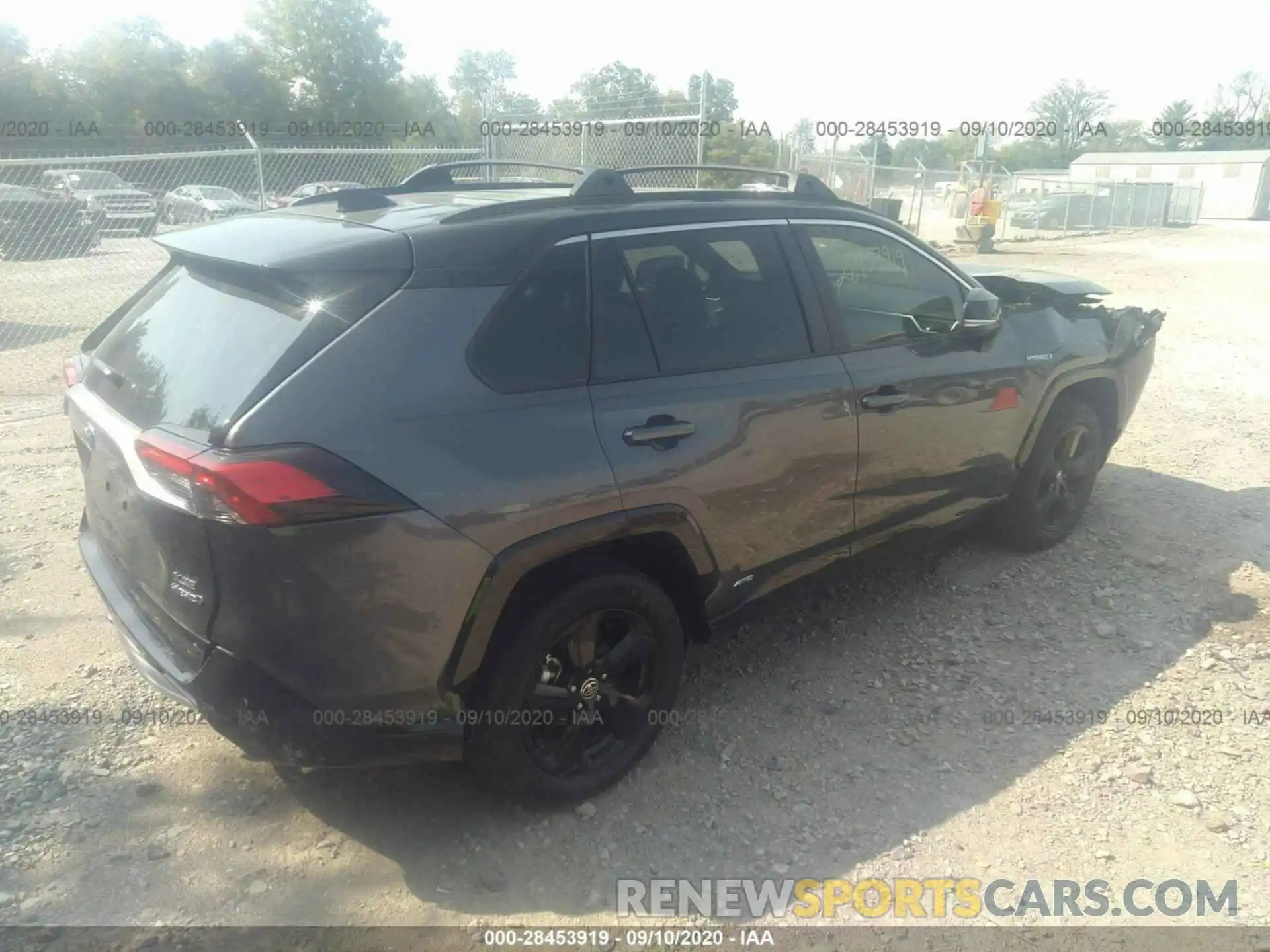 4 Photograph of a damaged car JTMEWRFV0LJ038371 TOYOTA RAV4 2020