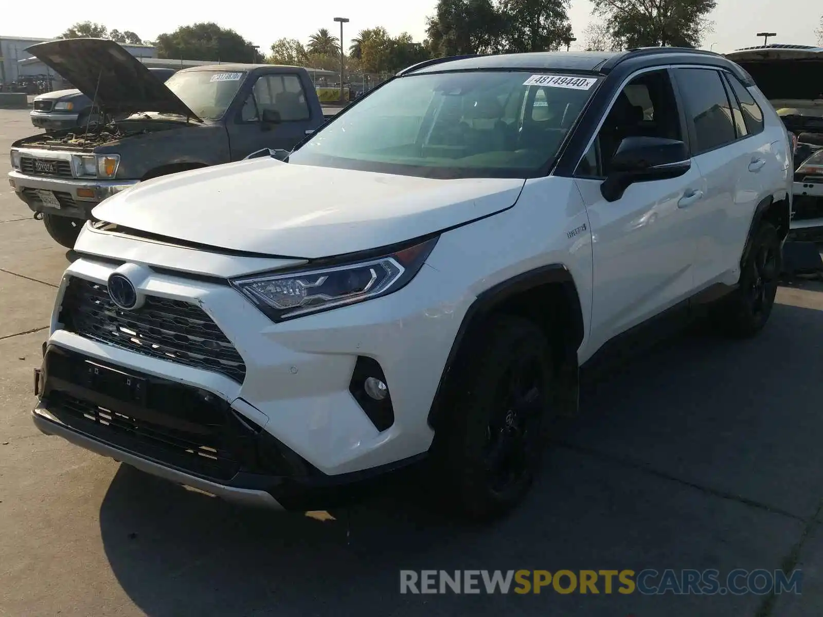 2 Photograph of a damaged car JTMEWRFV0LJ038595 TOYOTA RAV4 2020