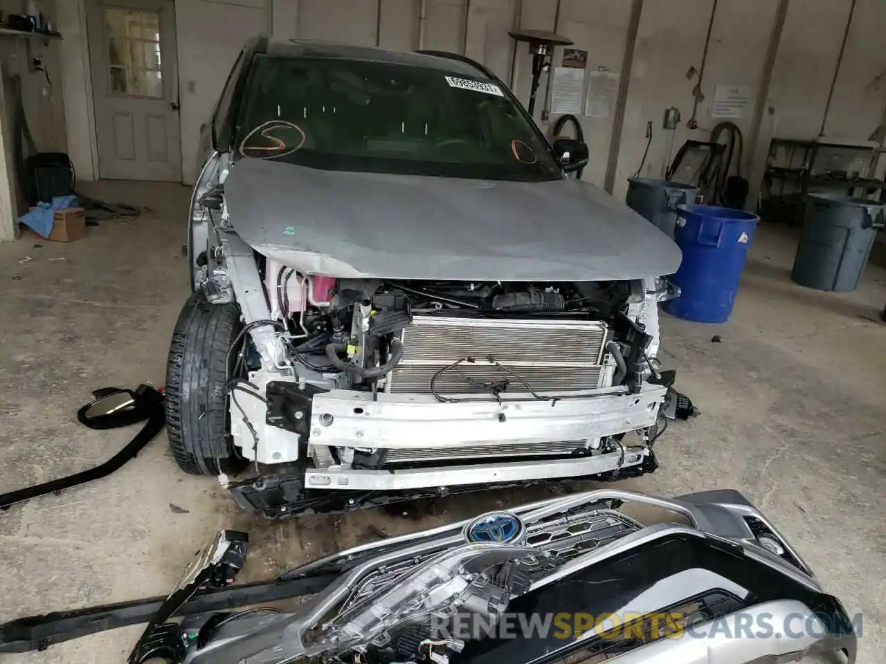 9 Photograph of a damaged car JTMEWRFV0LJ045711 TOYOTA RAV4 2020