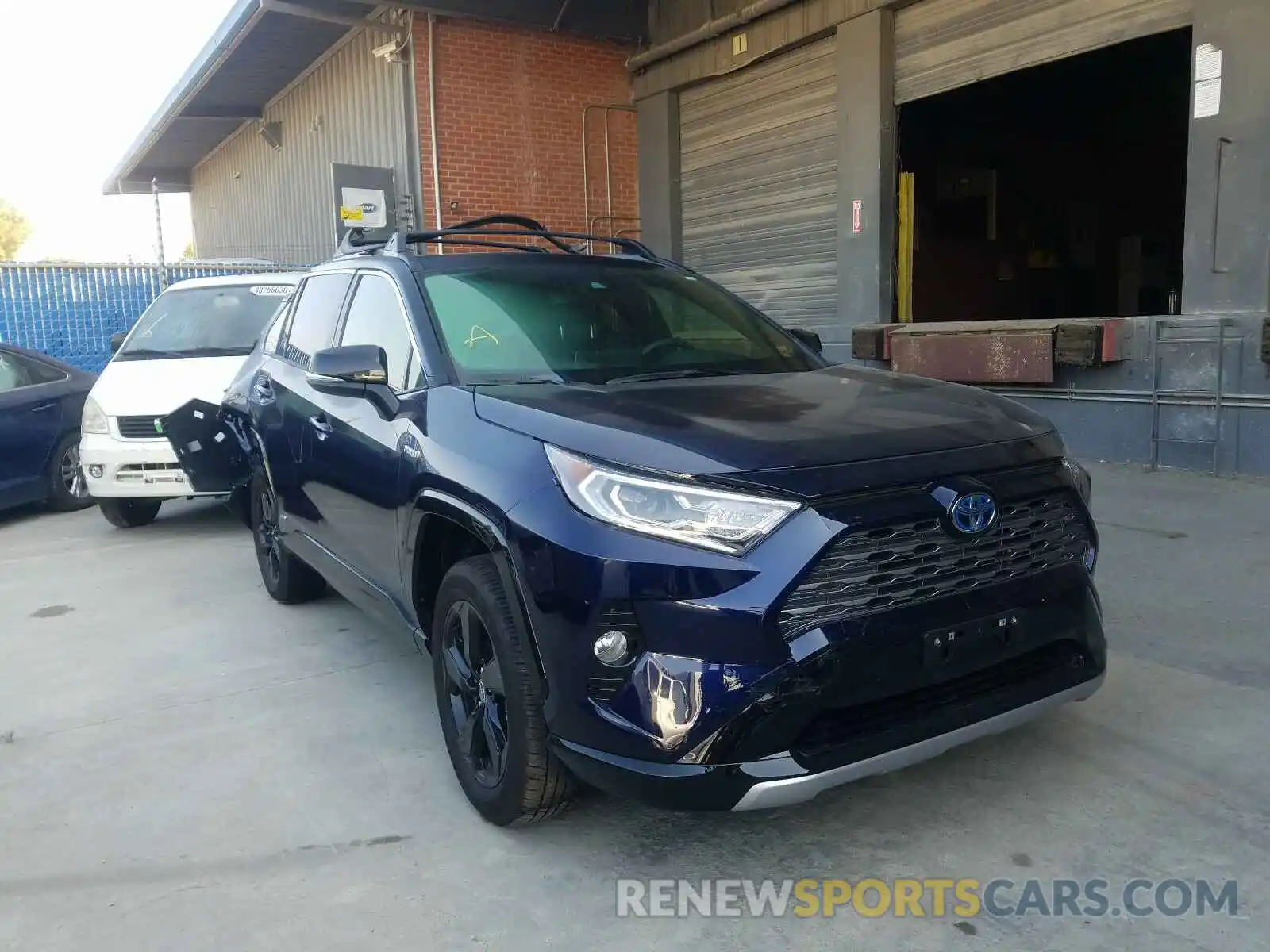 1 Photograph of a damaged car JTMEWRFV0LJ047040 TOYOTA RAV4 2020