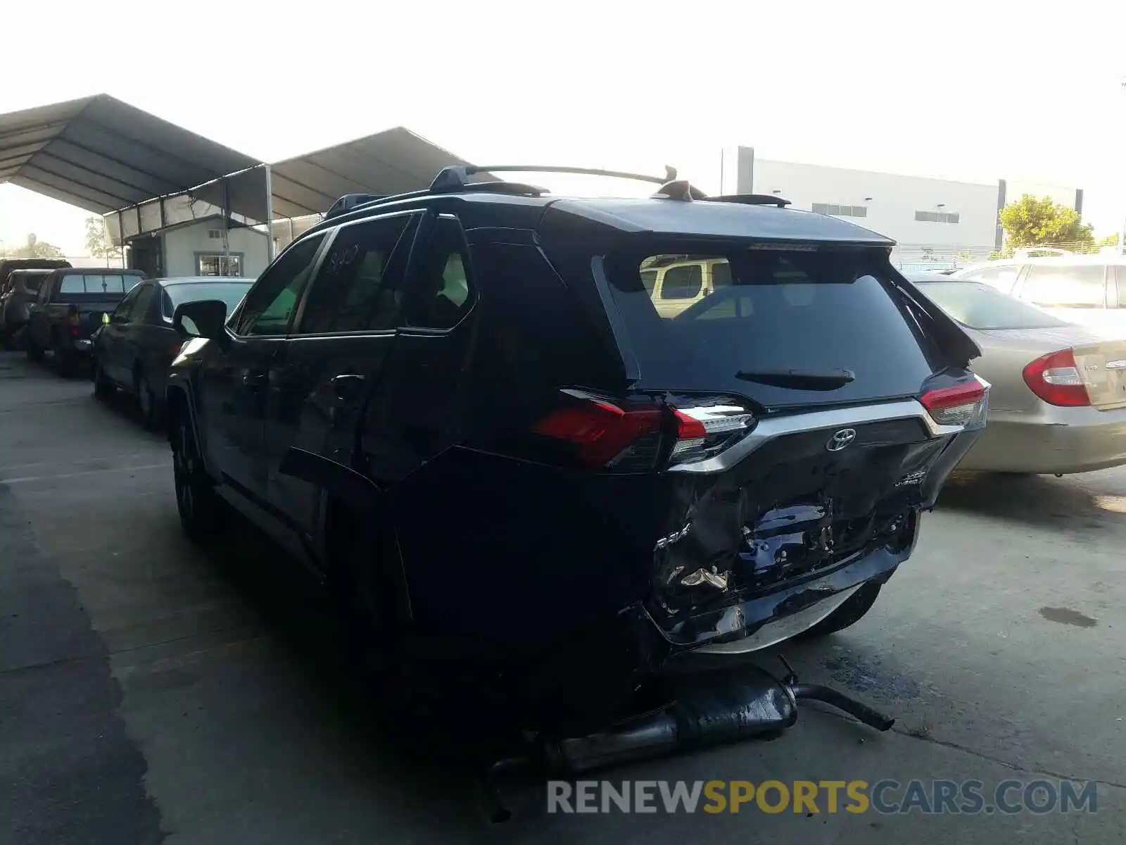 3 Photograph of a damaged car JTMEWRFV0LJ047040 TOYOTA RAV4 2020