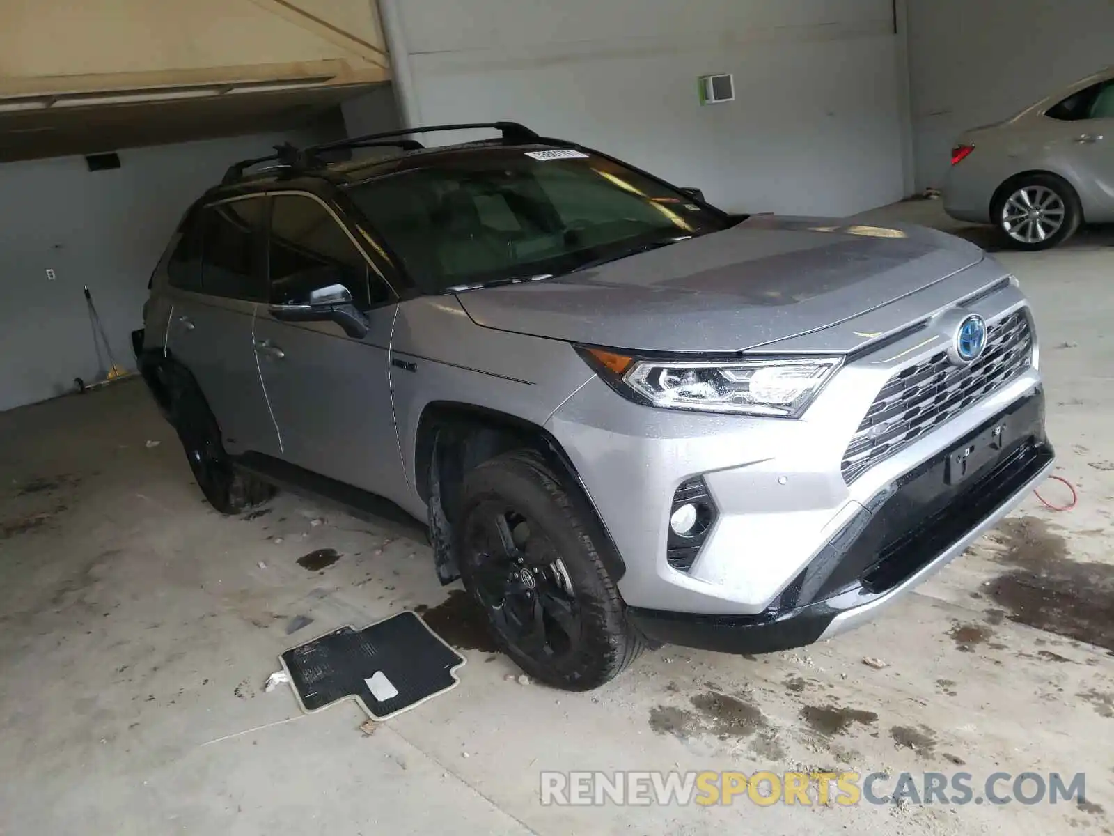 1 Photograph of a damaged car JTMEWRFV1LD539221 TOYOTA RAV4 2020