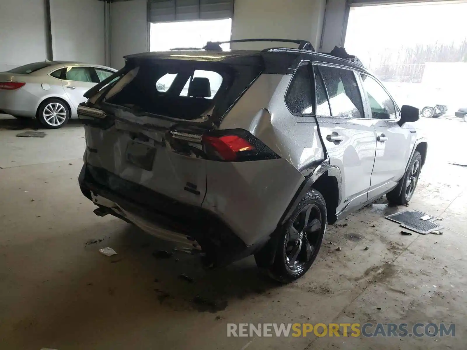 4 Photograph of a damaged car JTMEWRFV1LD539221 TOYOTA RAV4 2020