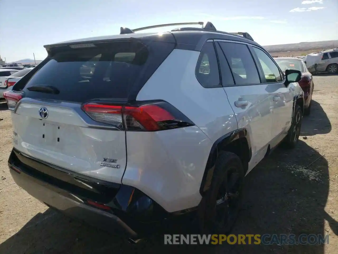 4 Photograph of a damaged car JTMEWRFV1LD546010 TOYOTA RAV4 2020