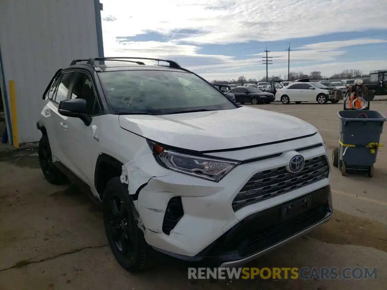 1 Photograph of a damaged car JTMEWRFV1LJ039058 TOYOTA RAV4 2020