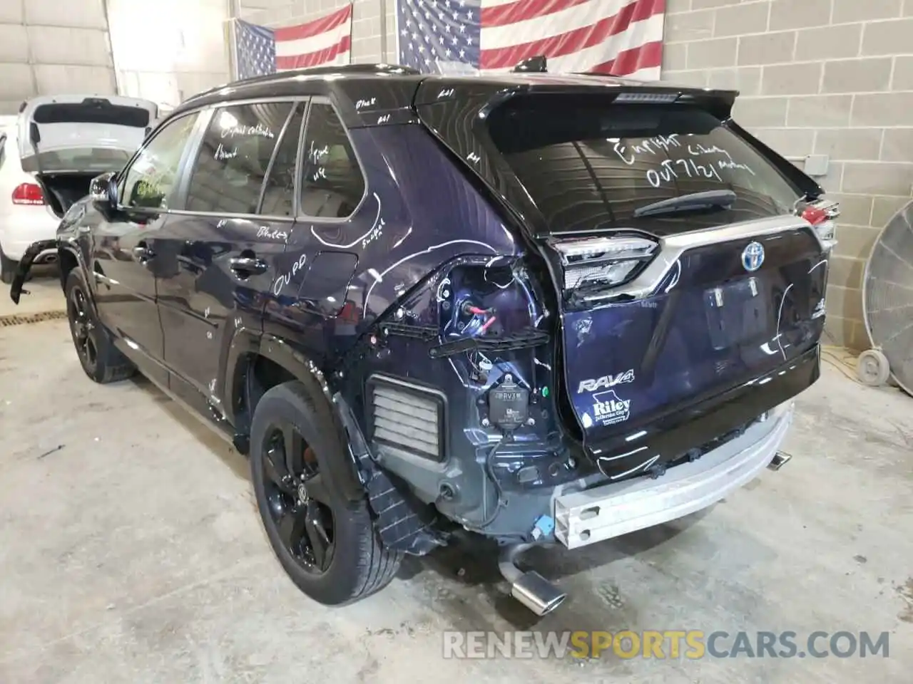 3 Photograph of a damaged car JTMEWRFV1LJ042932 TOYOTA RAV4 2020