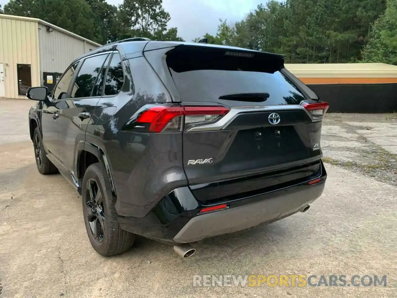 3 Photograph of a damaged car JTMEWRFV1LJ047595 TOYOTA RAV4 2020