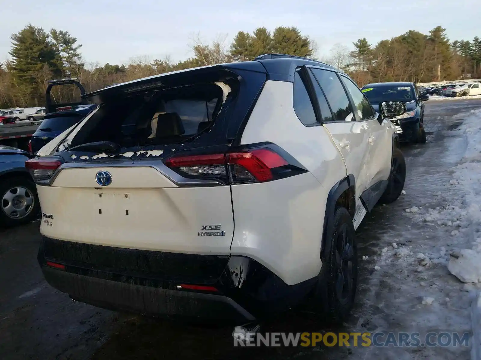 4 Photograph of a damaged car JTMEWRFV2LD531922 TOYOTA RAV4 2020