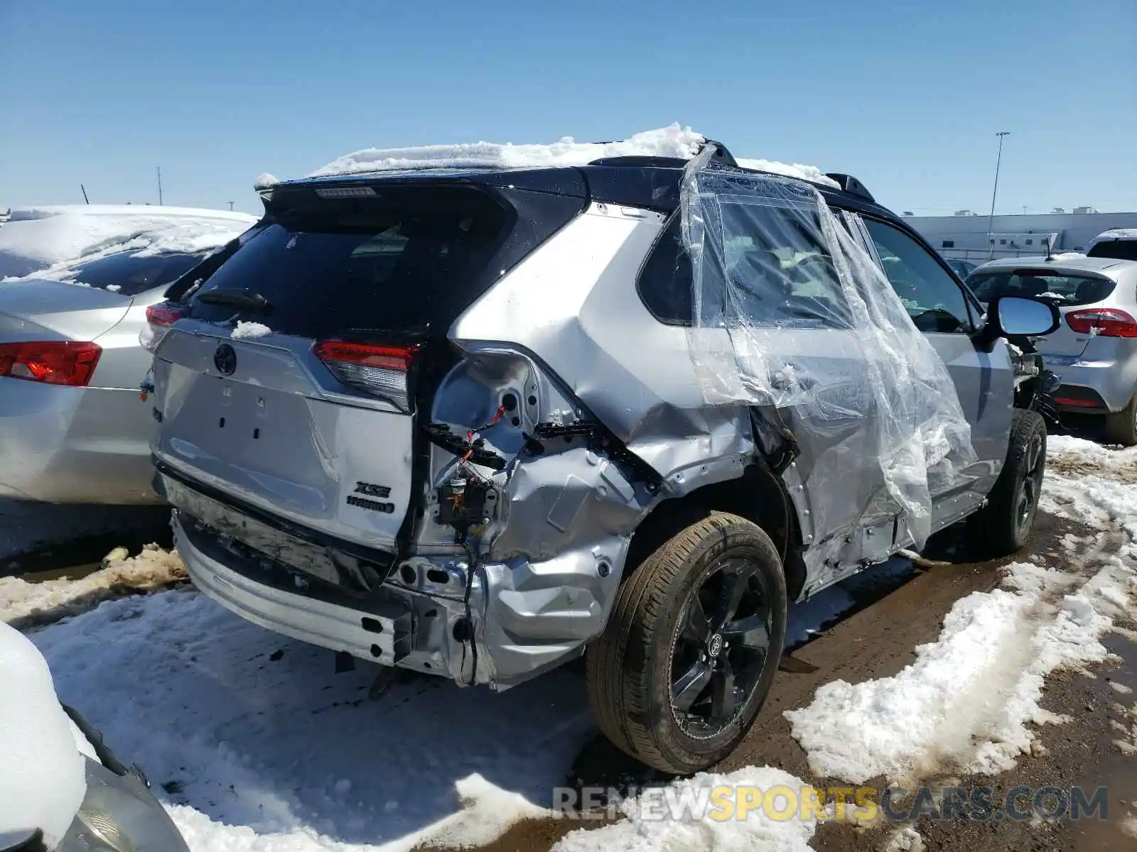 4 Photograph of a damaged car JTMEWRFV2LD539972 TOYOTA RAV4 2020