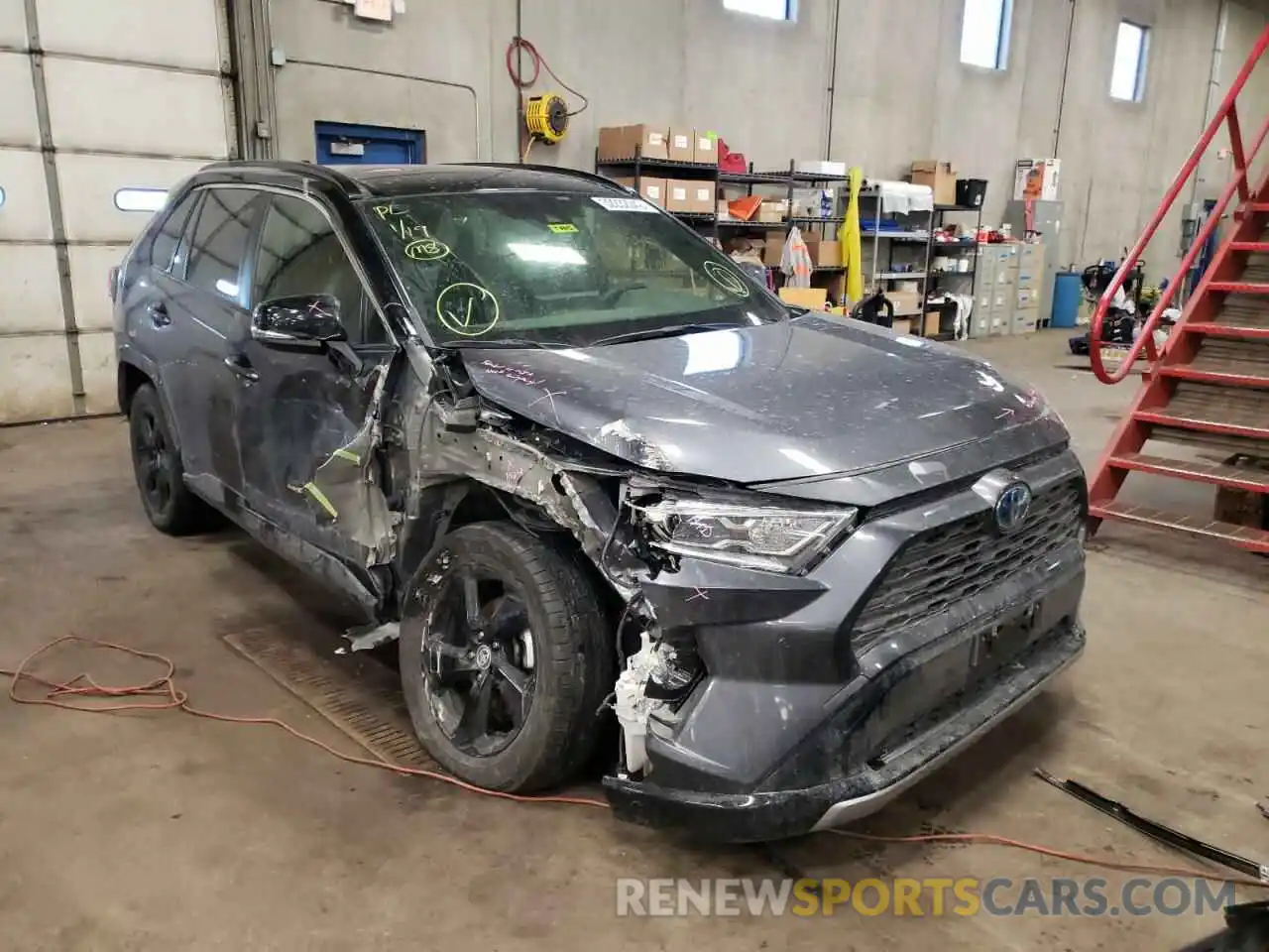 1 Photograph of a damaged car JTMEWRFV2LD543567 TOYOTA RAV4 2020