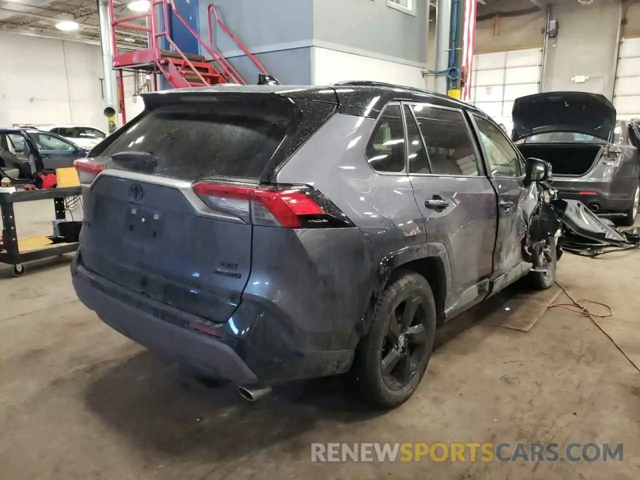 4 Photograph of a damaged car JTMEWRFV2LD543567 TOYOTA RAV4 2020