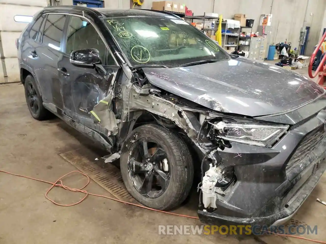 9 Photograph of a damaged car JTMEWRFV2LD543567 TOYOTA RAV4 2020