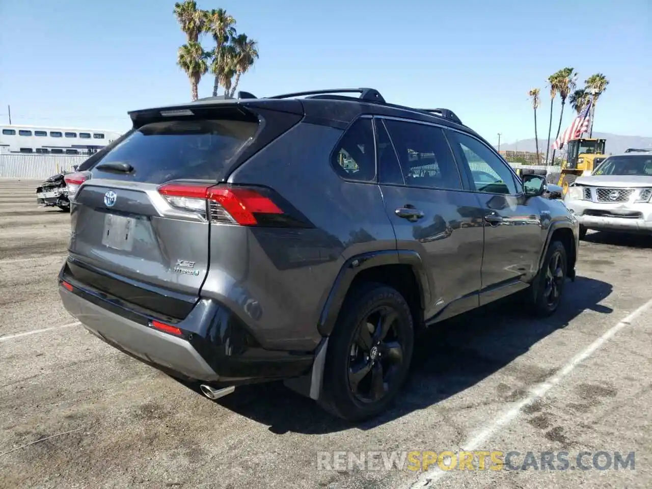 4 Photograph of a damaged car JTMEWRFV2LD549773 TOYOTA RAV4 2020