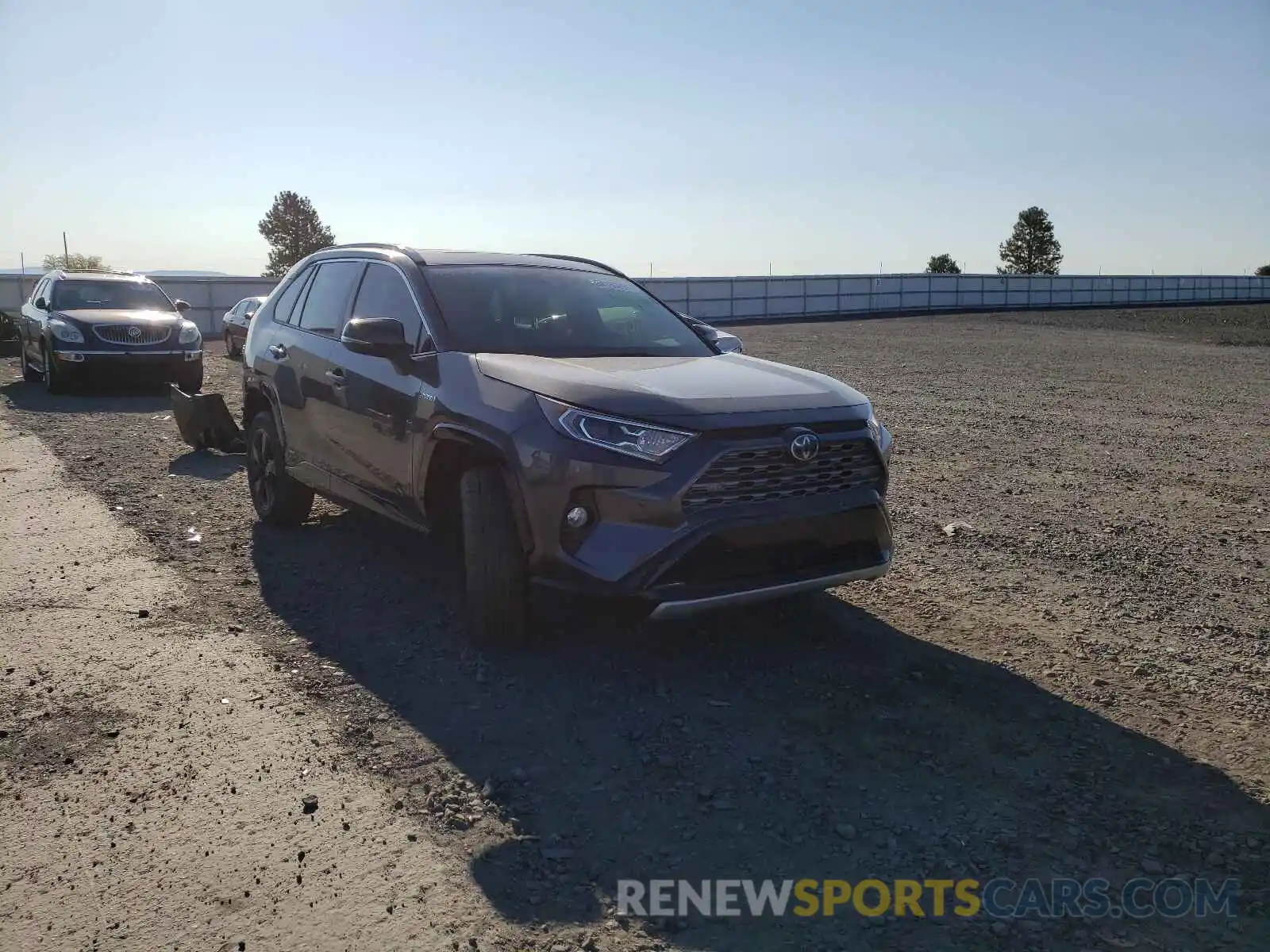 1 Photograph of a damaged car JTMEWRFV2LJ037139 TOYOTA RAV4 2020