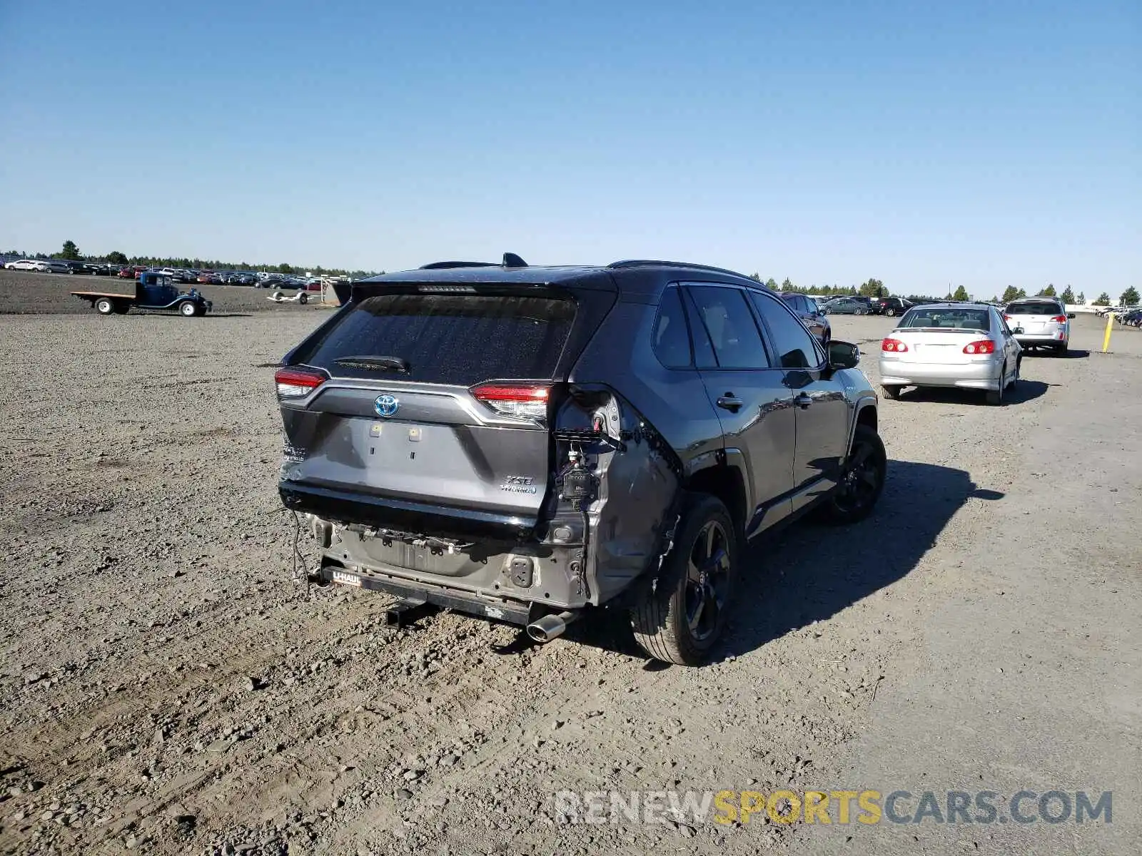 4 Photograph of a damaged car JTMEWRFV2LJ037139 TOYOTA RAV4 2020