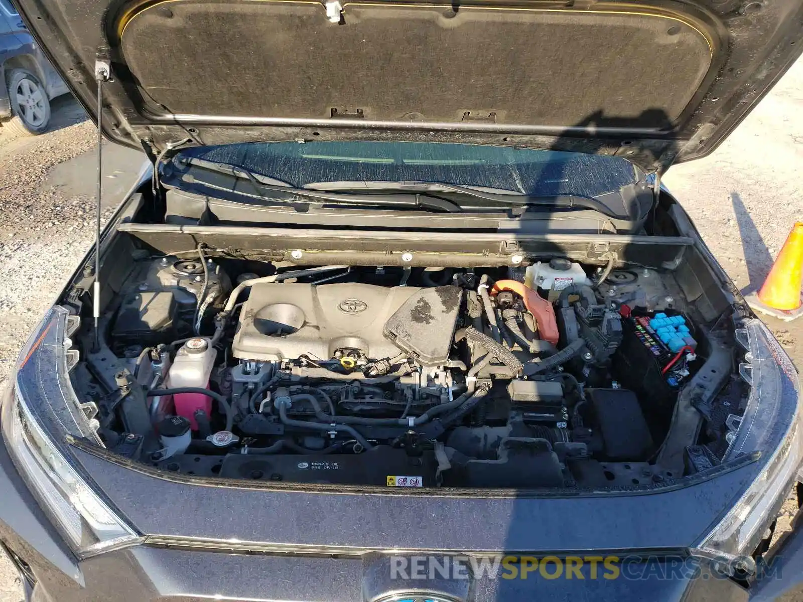 7 Photograph of a damaged car JTMEWRFV2LJ037531 TOYOTA RAV4 2020