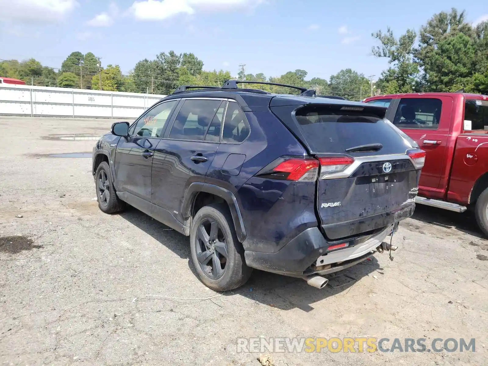 3 Photograph of a damaged car JTMEWRFV2LJ037979 TOYOTA RAV4 2020