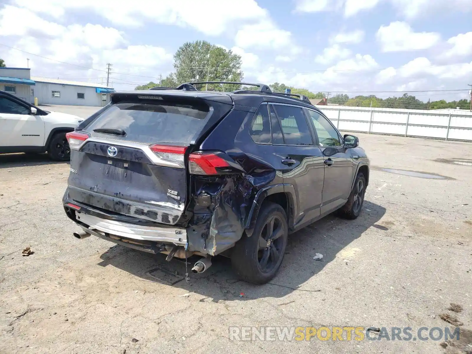 4 Photograph of a damaged car JTMEWRFV2LJ037979 TOYOTA RAV4 2020