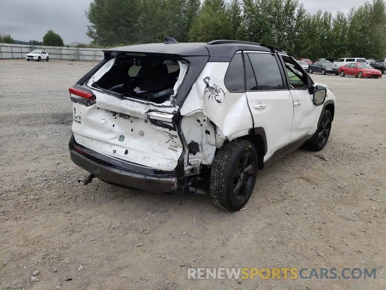 4 Photograph of a damaged car JTMEWRFV2LJ041207 TOYOTA RAV4 2020