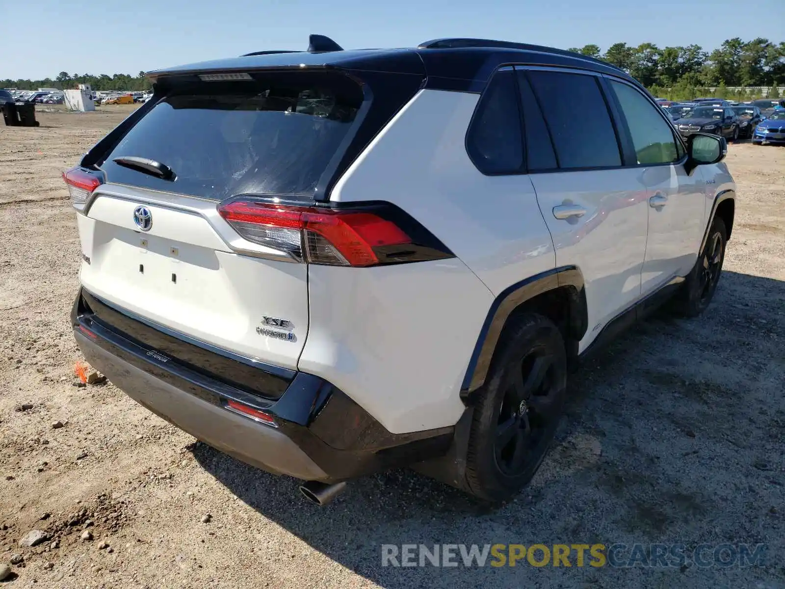 4 Photograph of a damaged car JTMEWRFV2LJ041692 TOYOTA RAV4 2020