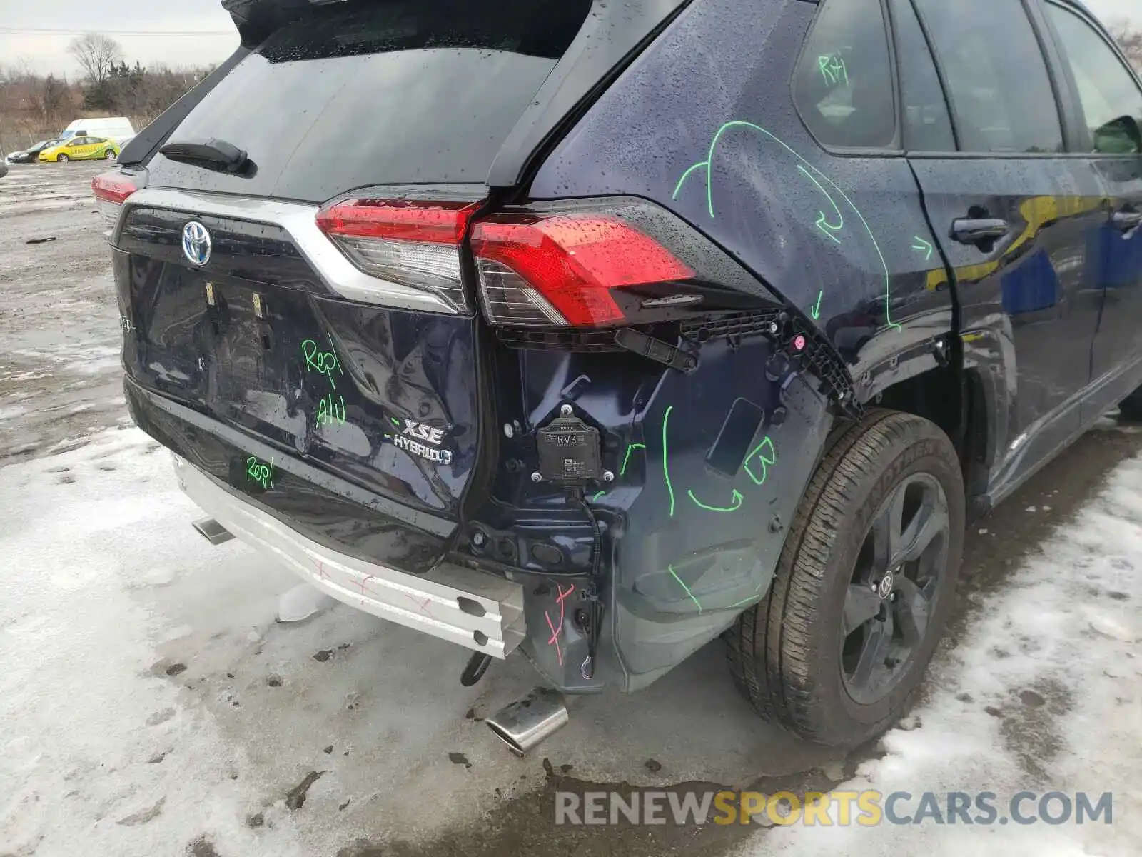 9 Photograph of a damaged car JTMEWRFV2LJ042924 TOYOTA RAV4 2020