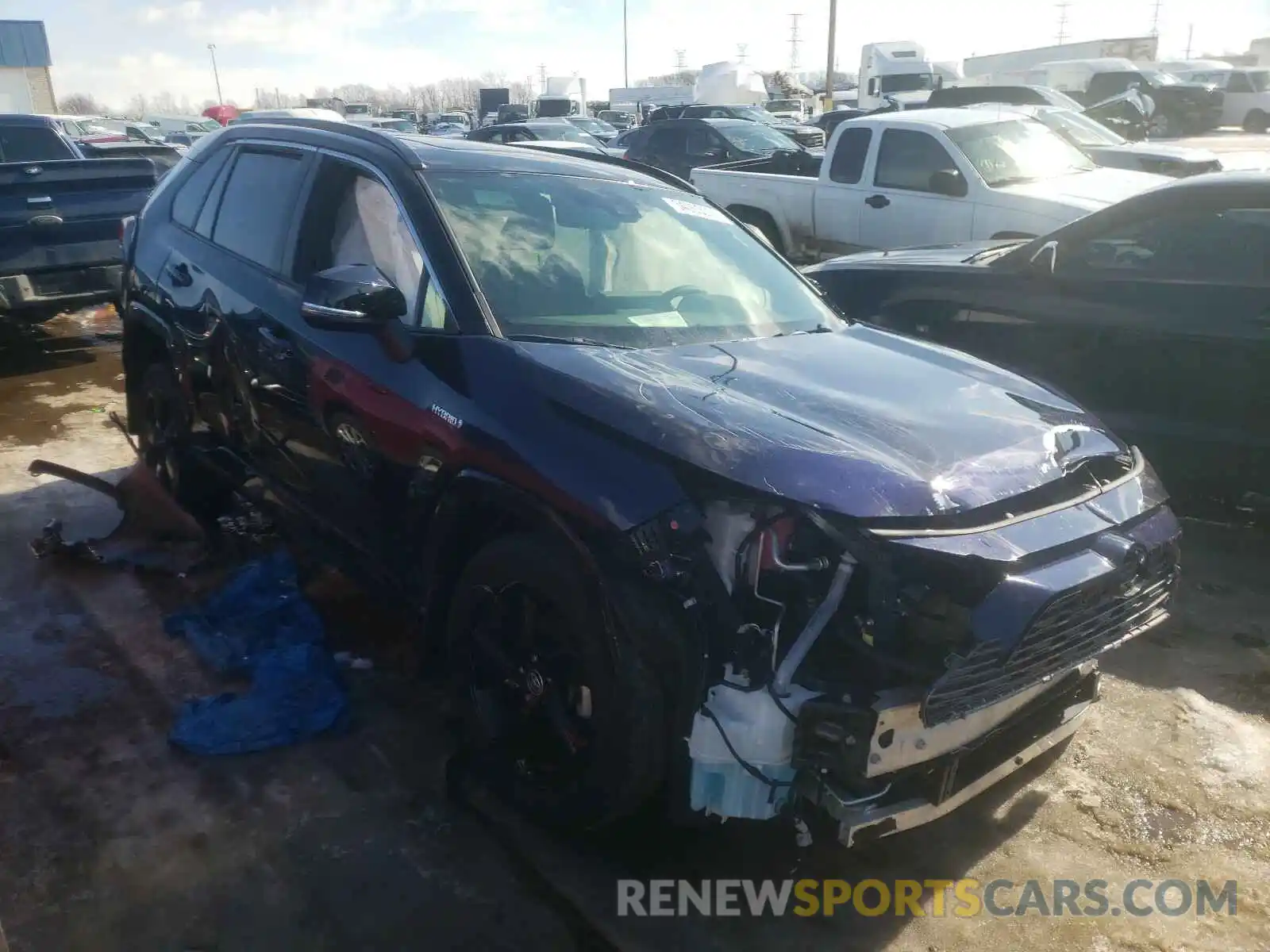 1 Photograph of a damaged car JTMEWRFV2LJ043295 TOYOTA RAV4 2020