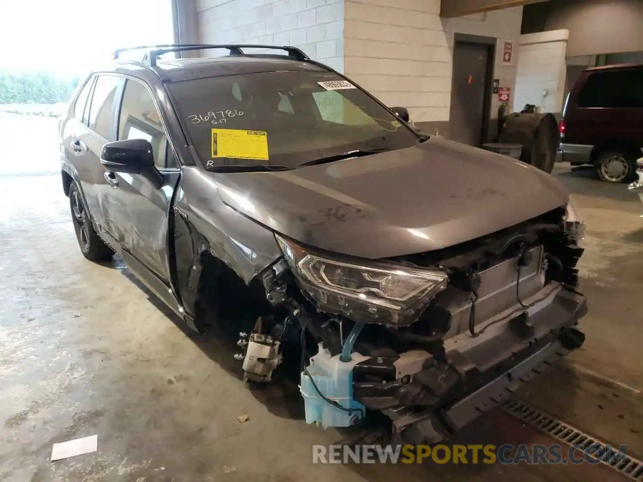 1 Photograph of a damaged car JTMEWRFV2LJ043961 TOYOTA RAV4 2020