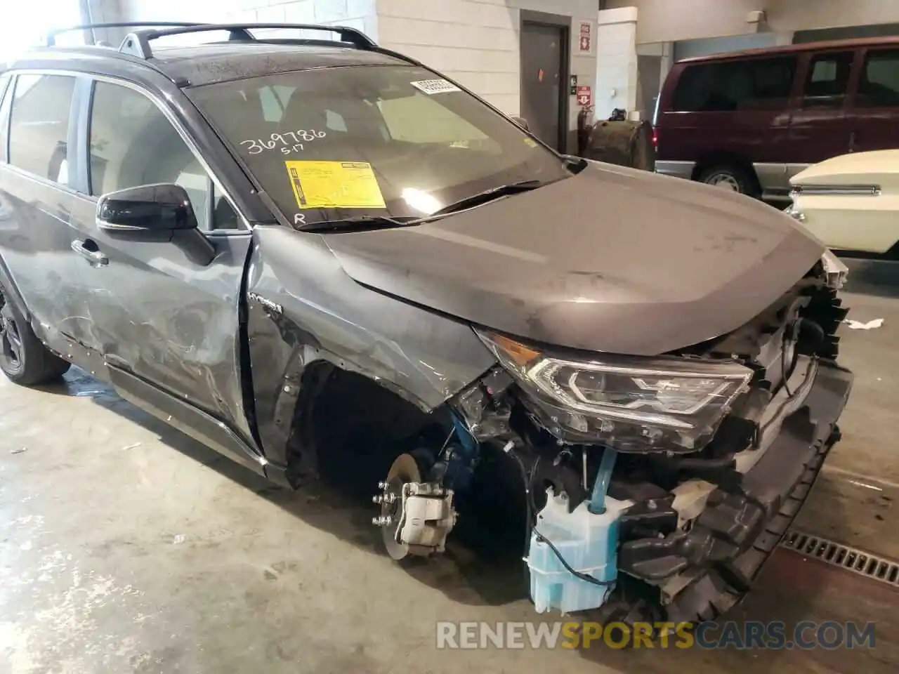 9 Photograph of a damaged car JTMEWRFV2LJ043961 TOYOTA RAV4 2020