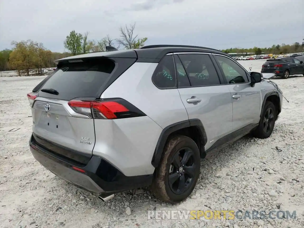 4 Photograph of a damaged car JTMEWRFV2LJ045595 TOYOTA RAV4 2020