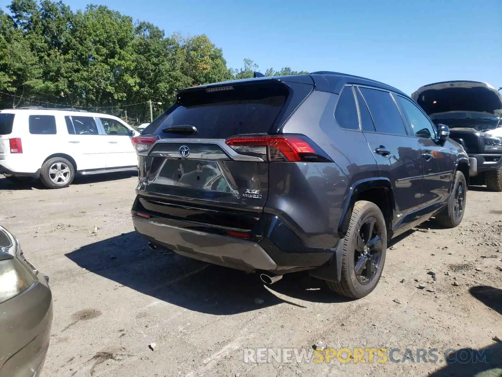 4 Photograph of a damaged car JTMEWRFV2LJ045709 TOYOTA RAV4 2020