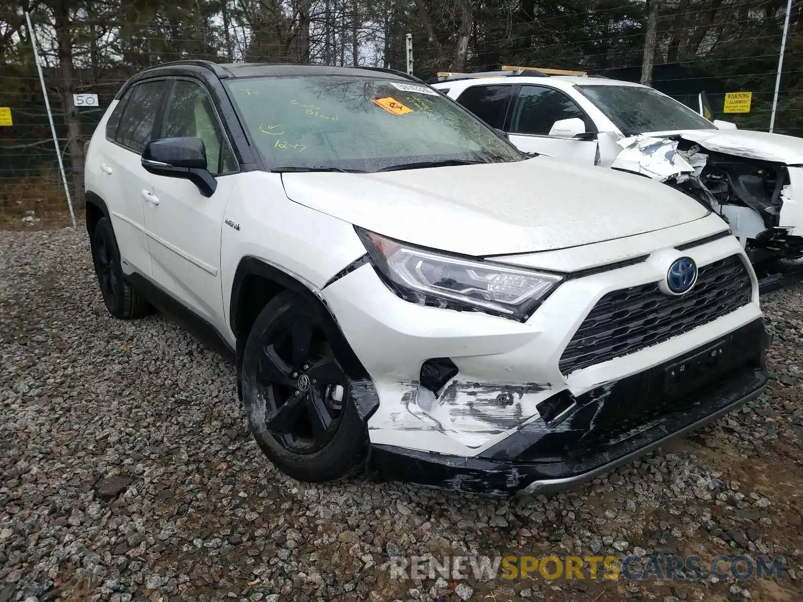 10 Photograph of a damaged car JTMEWRFV2LJ048299 TOYOTA RAV4 2020