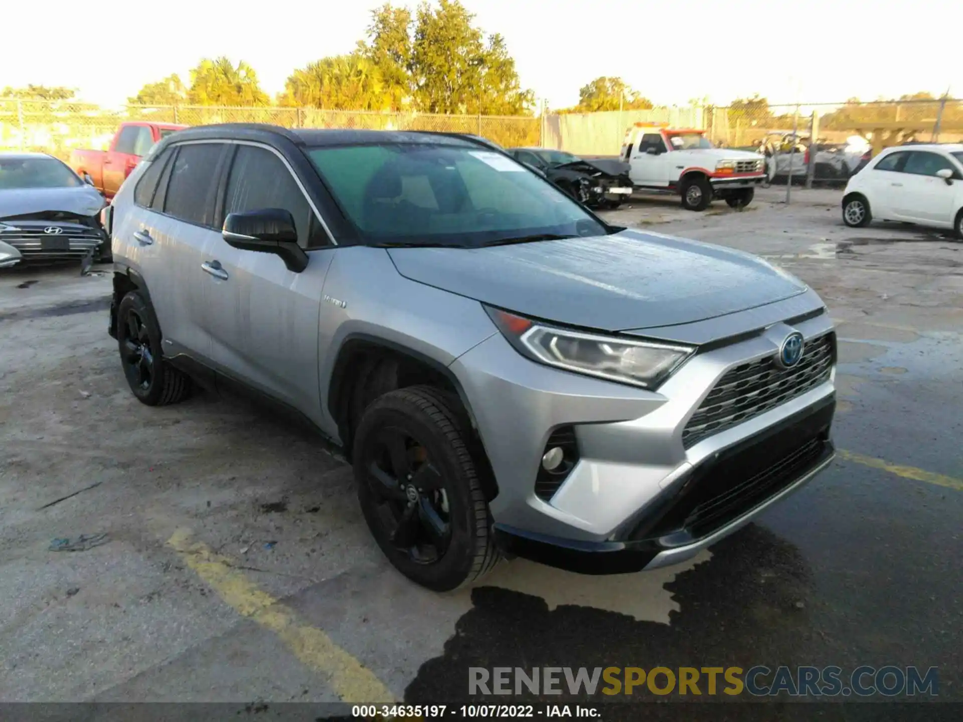 1 Photograph of a damaged car JTMEWRFV2LJ049355 TOYOTA RAV4 2020