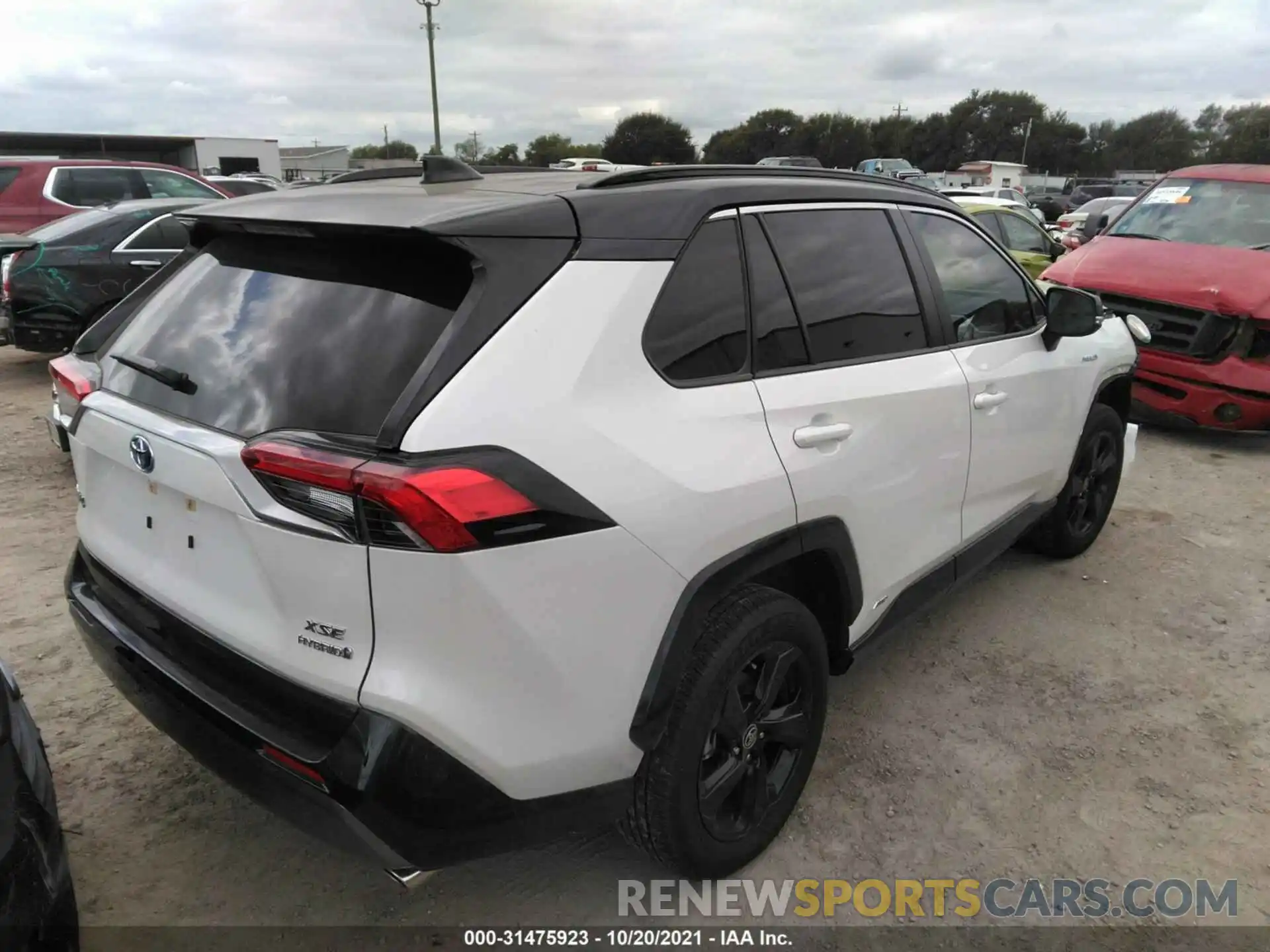 4 Photograph of a damaged car JTMEWRFV2LJ049985 TOYOTA RAV4 2020