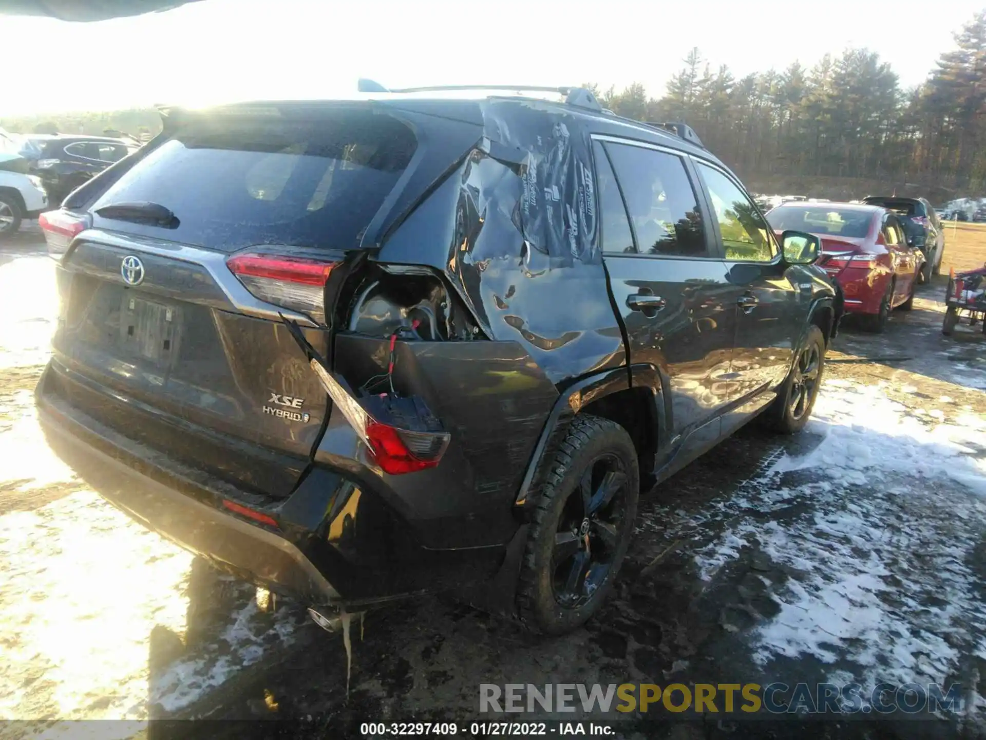 4 Photograph of a damaged car JTMEWRFV3LD529449 TOYOTA RAV4 2020