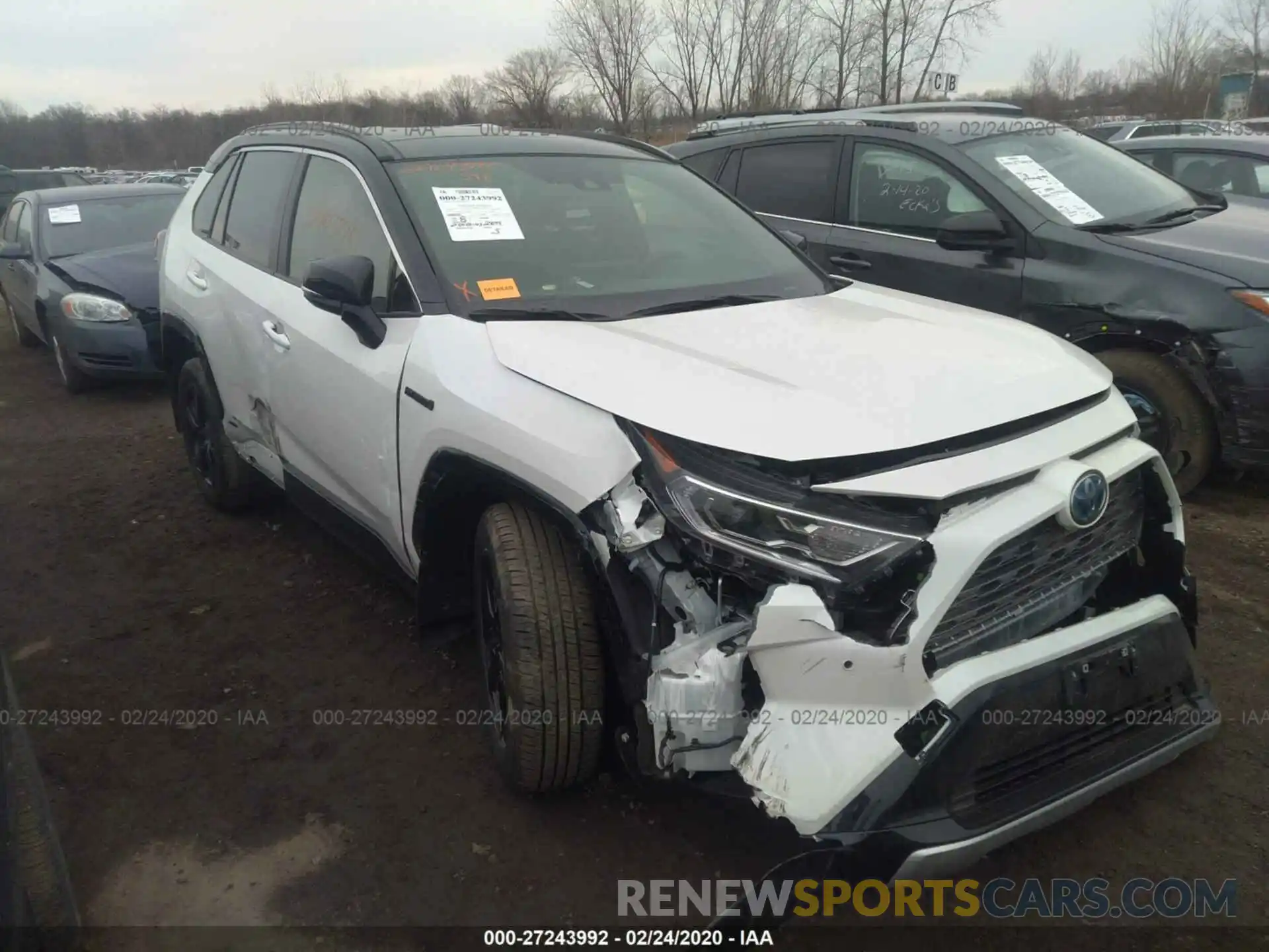 1 Photograph of a damaged car JTMEWRFV3LJ029647 TOYOTA RAV4 2020