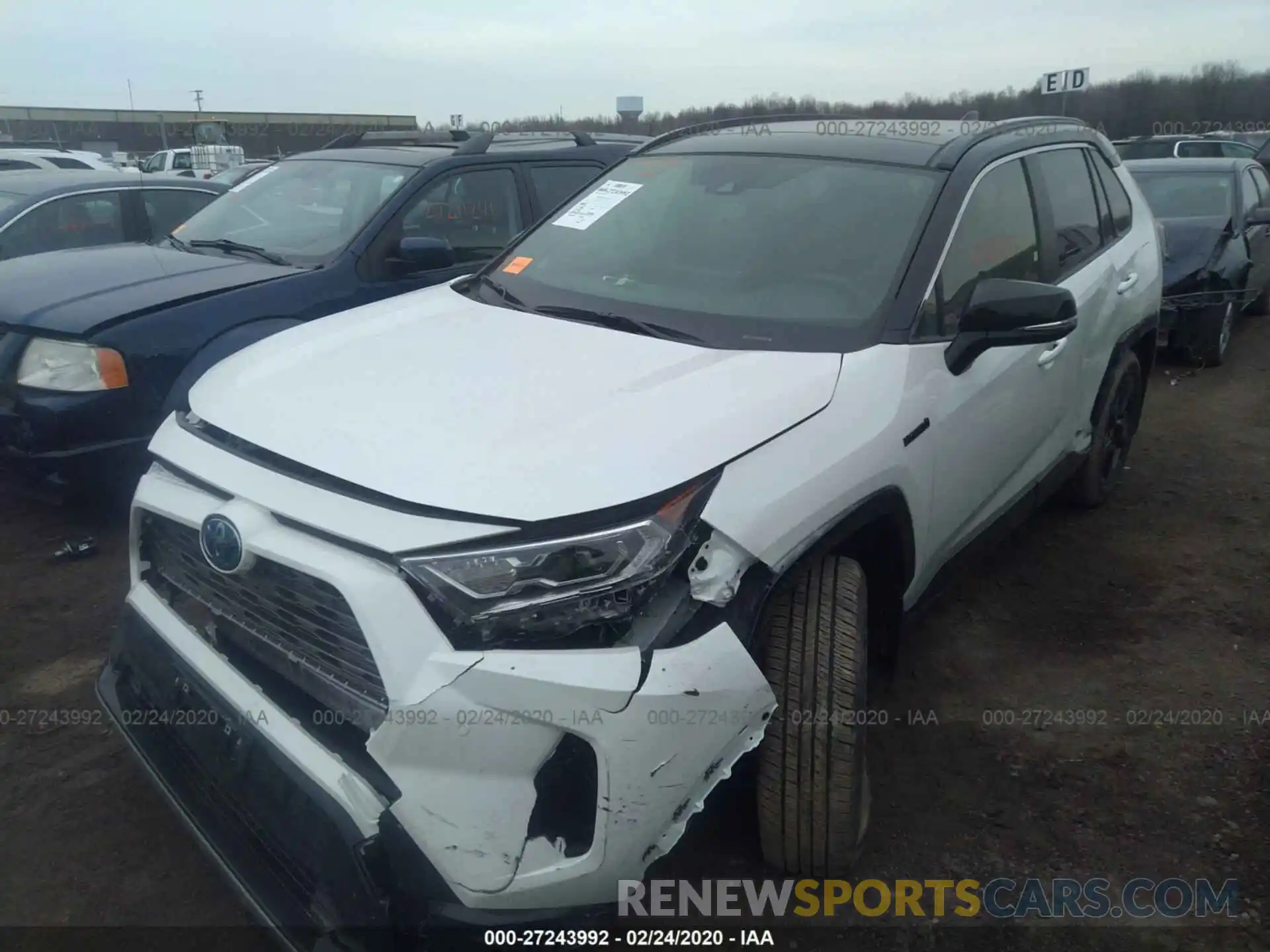 2 Photograph of a damaged car JTMEWRFV3LJ029647 TOYOTA RAV4 2020