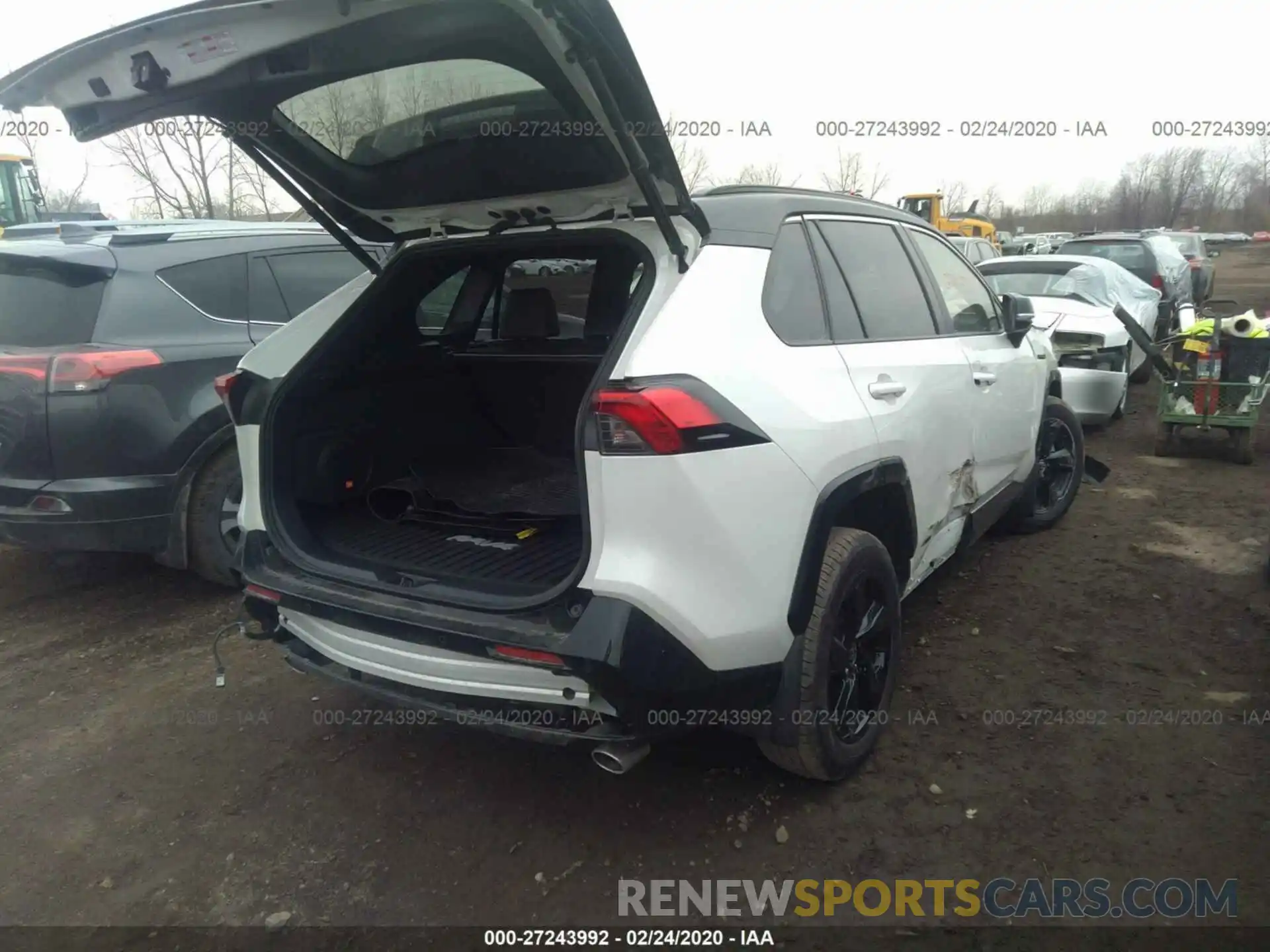 4 Photograph of a damaged car JTMEWRFV3LJ029647 TOYOTA RAV4 2020