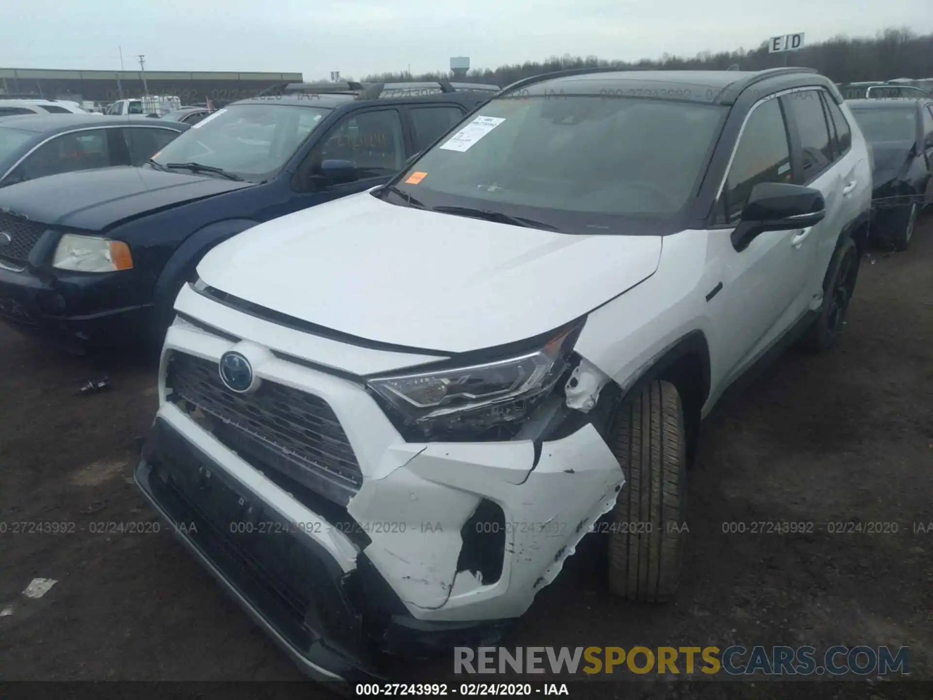 6 Photograph of a damaged car JTMEWRFV3LJ029647 TOYOTA RAV4 2020