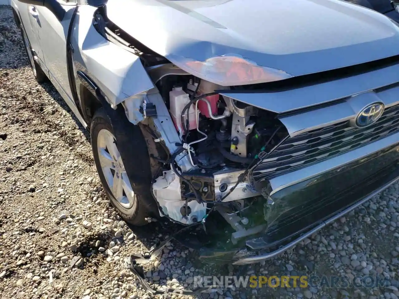 9 Photograph of a damaged car JTMEWRFV3LJ032533 TOYOTA RAV4 2020