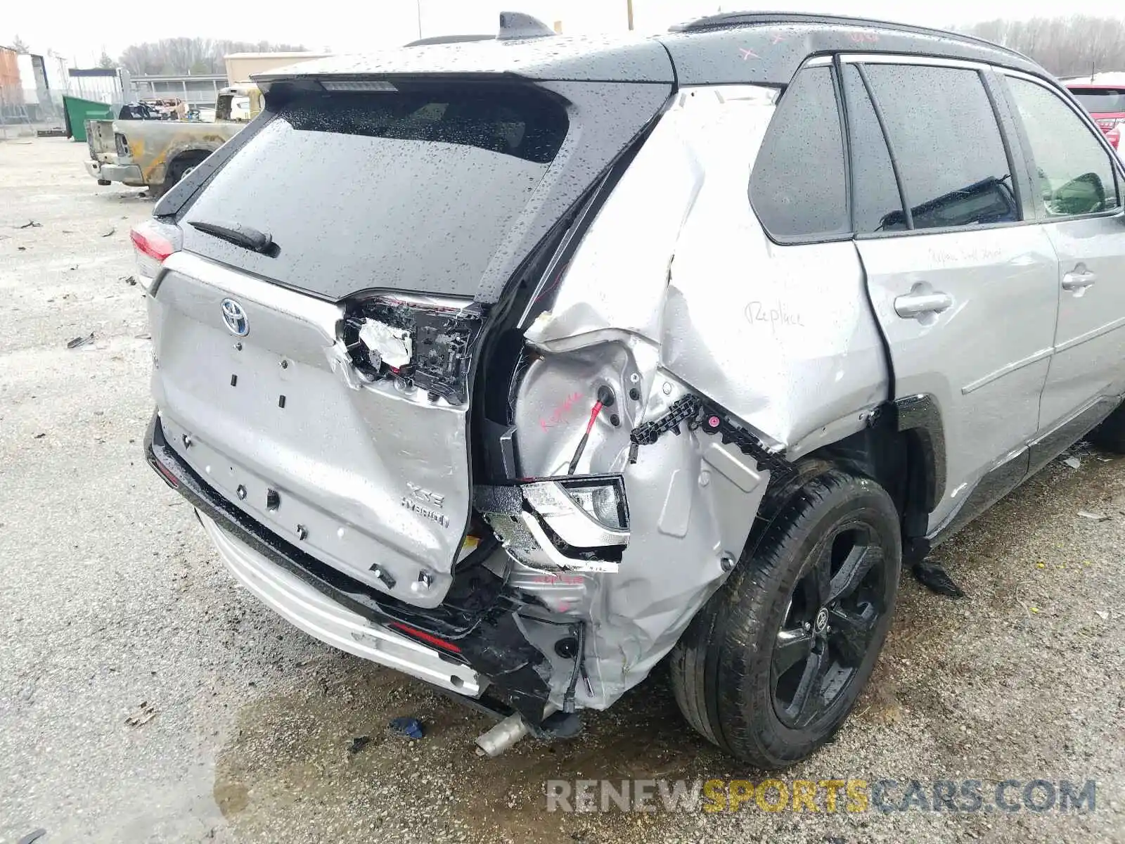 9 Photograph of a damaged car JTMEWRFV3LJ038882 TOYOTA RAV4 2020