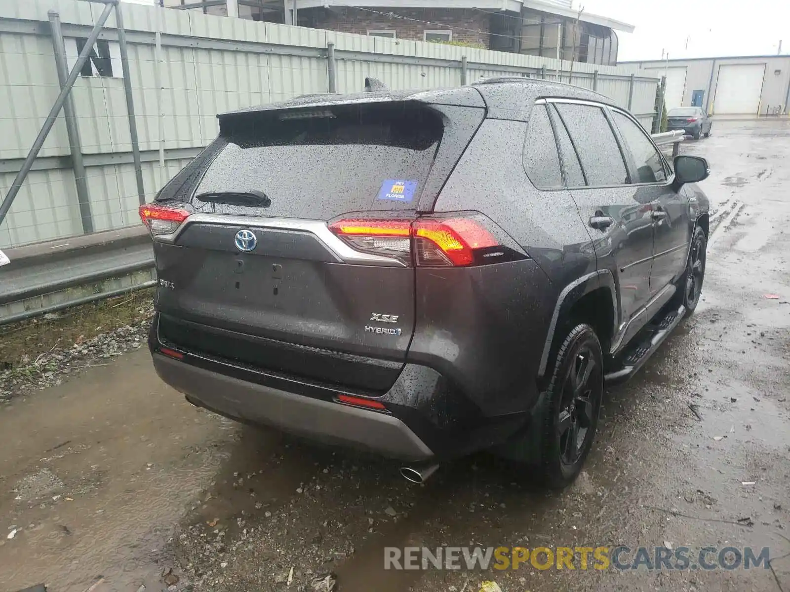 4 Photograph of a damaged car JTMEWRFV3LJ039157 TOYOTA RAV4 2020