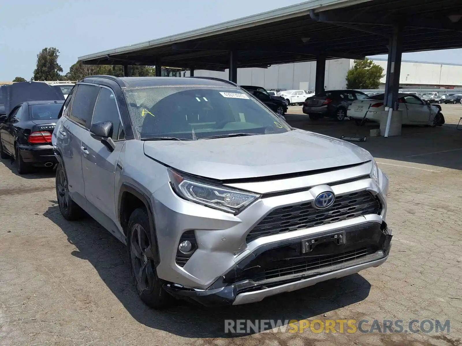 1 Photograph of a damaged car JTMEWRFV3LJ040485 TOYOTA RAV4 2020