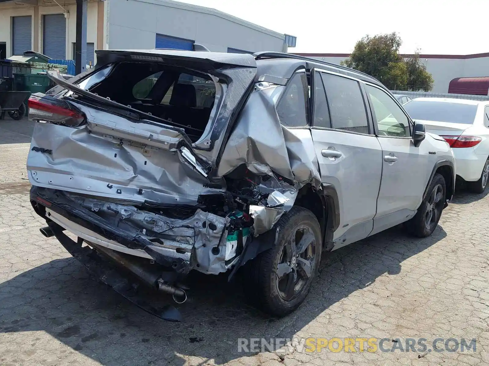 4 Photograph of a damaged car JTMEWRFV3LJ040485 TOYOTA RAV4 2020